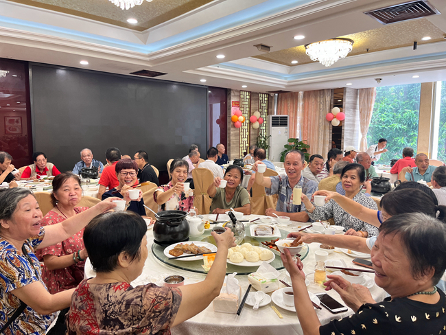 感恩相伴，共度佳節(jié)